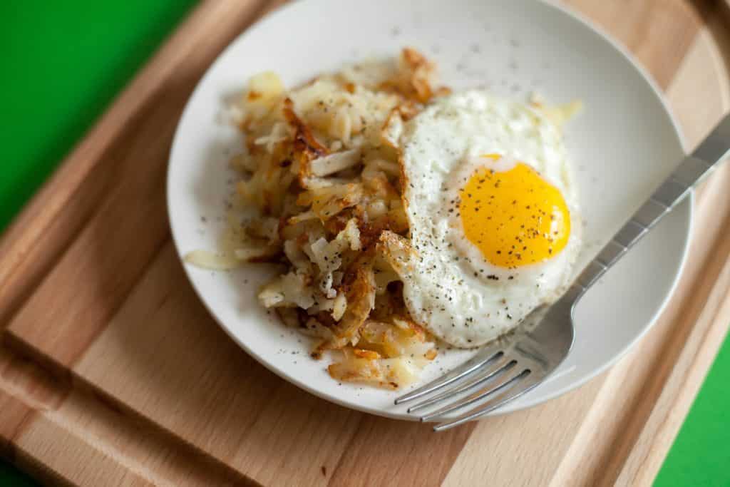 Homemade frozen hash browns are cheap, easy, and filling. Keep a bunch in the freezer for quick and easy breakfasts callmebetty.com