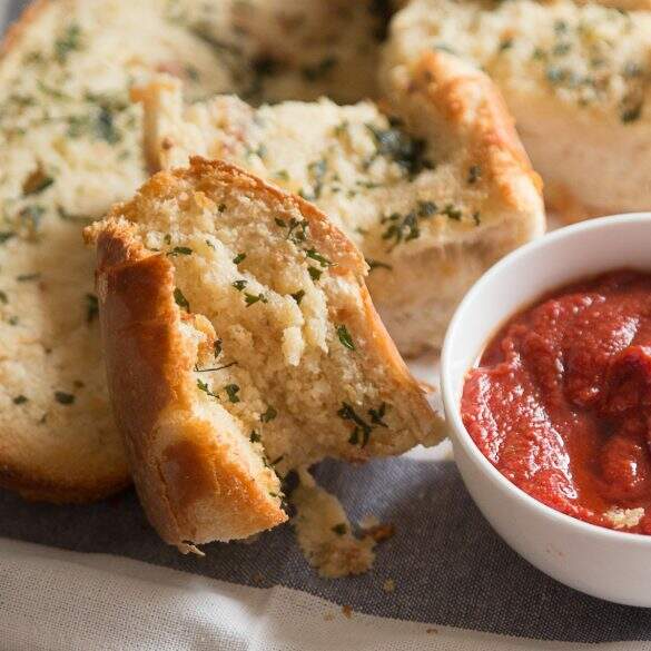 how-to-make-the-best-homemade-garlic-bread-call-me-betty